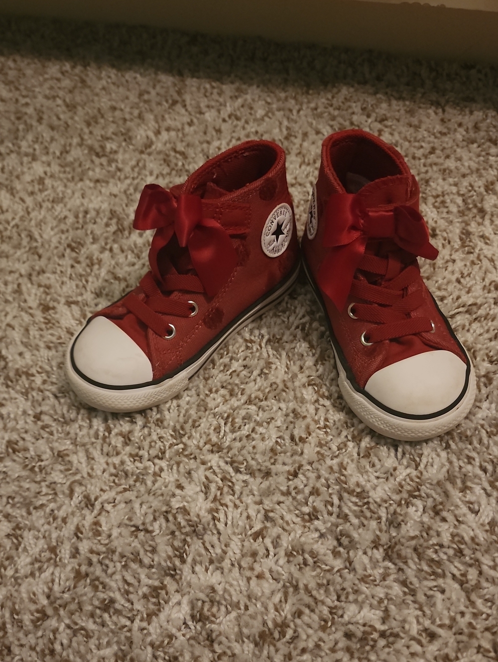 Converse High Top Shoes, Size 7 Toddler, Pre-owned But VGUC